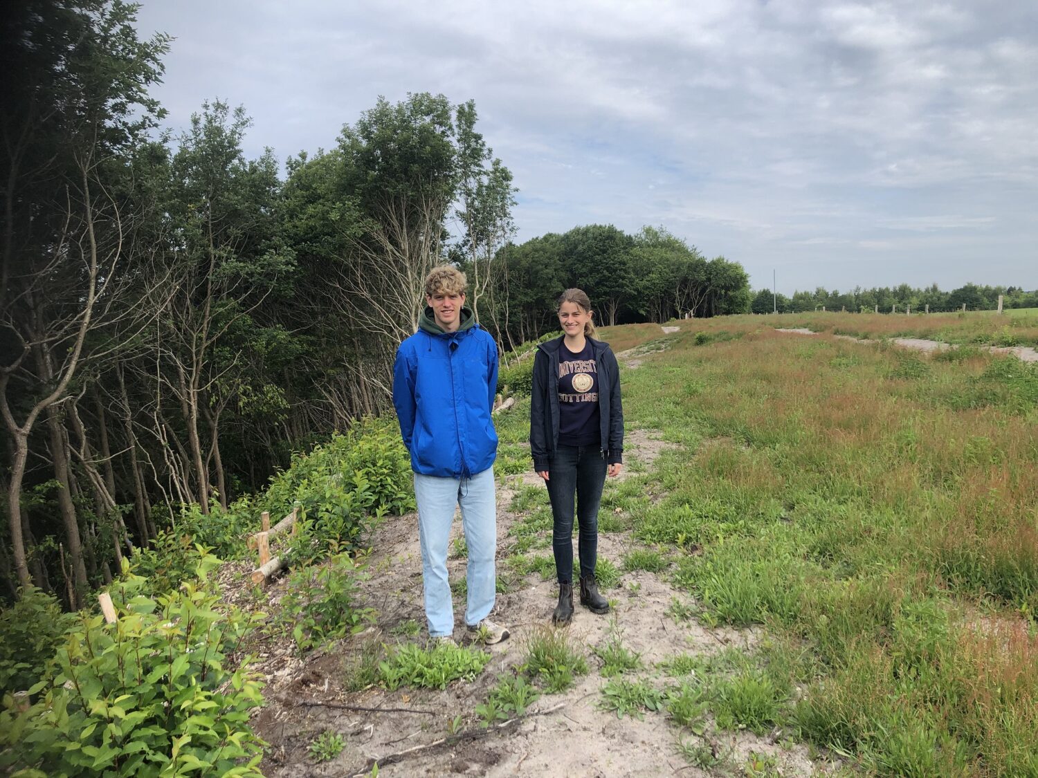 Aktuell unterstützen uns Helena und Nils bei unserer Arbeit für den kooperativen Naturschutz vor Ort.